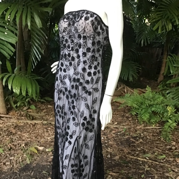 Vintage Cache beaded Dress with white lining - Picture 1 of 8